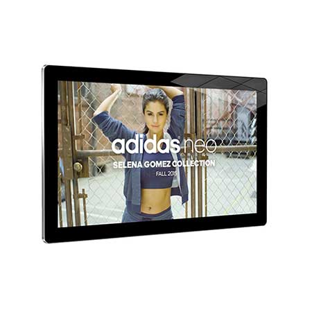 màn hình quảng cáo lcd dùng trong cửa hàng thể thao