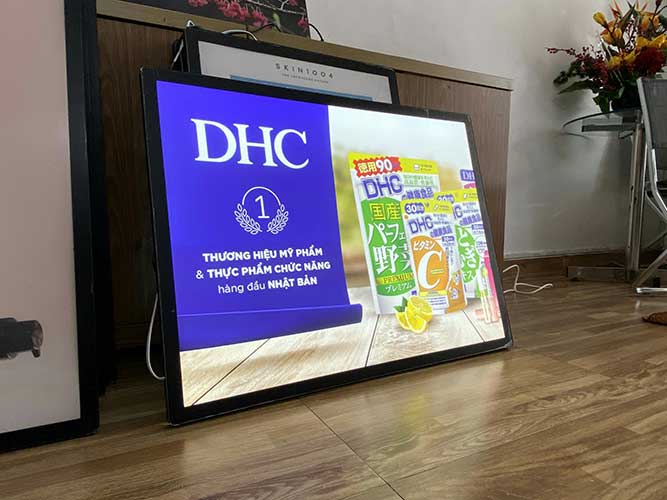 Hộp đèn quảng cáo mỹ phẩm