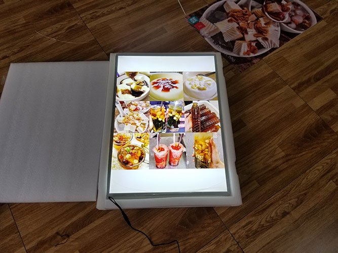 Hộp đèn siêu mỏng menu