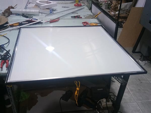 hộp đèn siêu mỏng nắp hít
