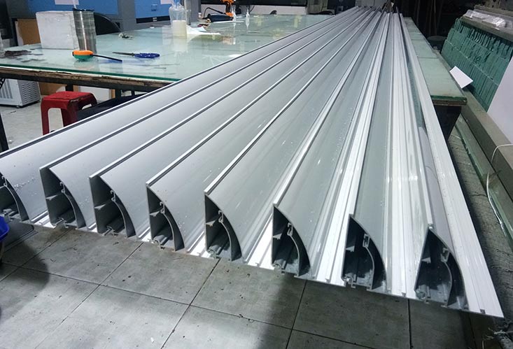 nhôm làm hộp đèn không viền