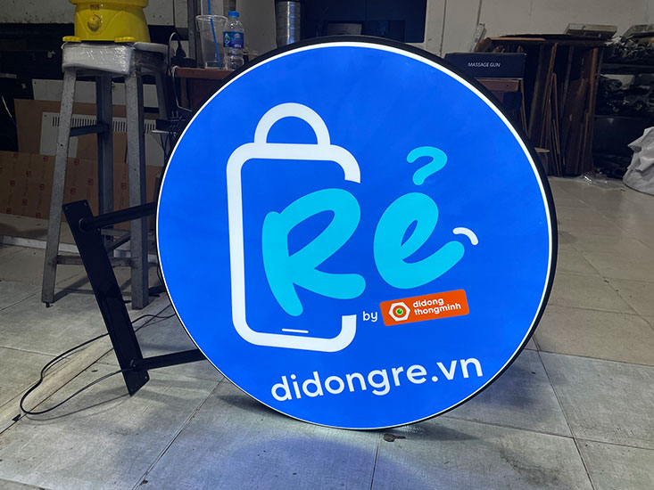 hộp đèn hút nổi quảng cáo