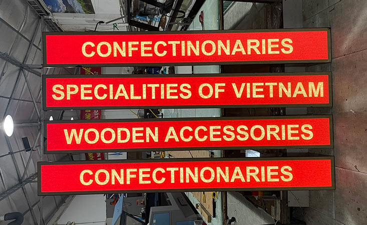 hộp đèn nắp hít màu đen
