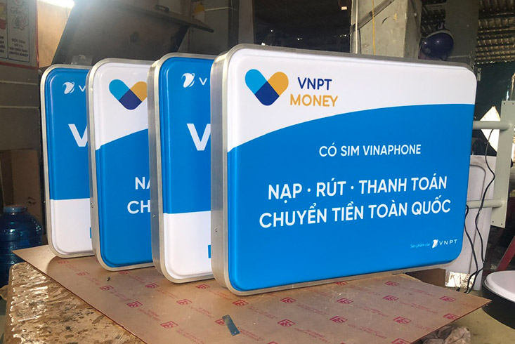 hộp đèn hút nổi hình chữ nhật