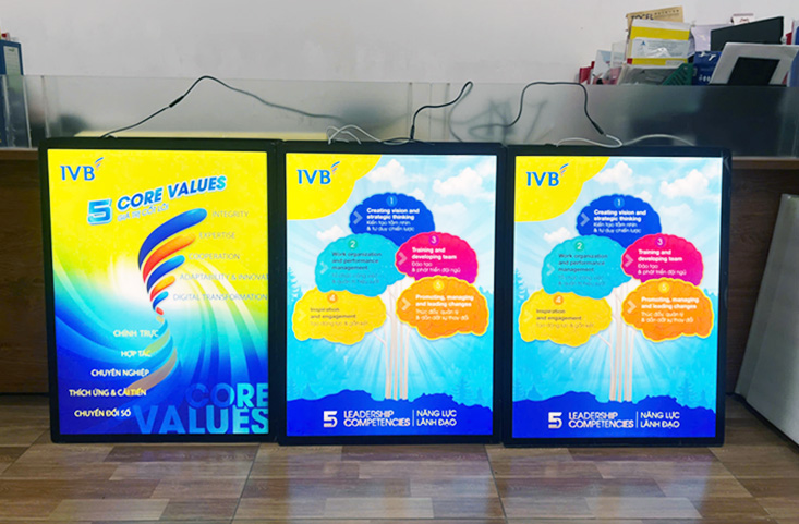 khung tranh điện 60x80cm nắp hít 