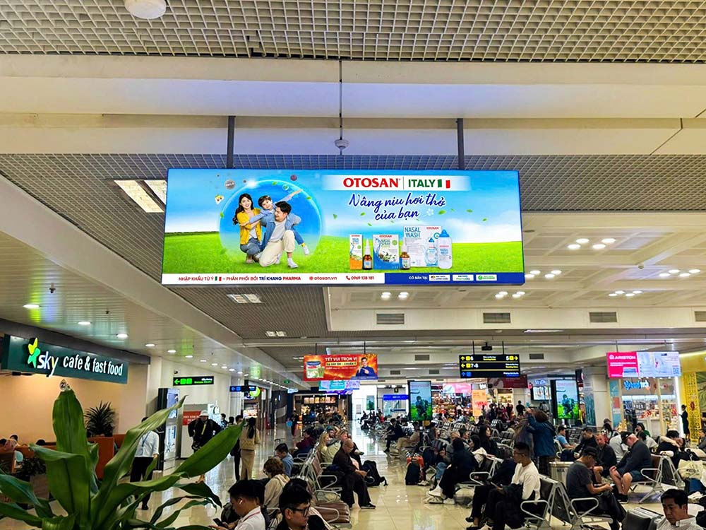 hộp đèn không viền nhét ron hai mặt quảng cáo tại sân bay thu hút khách hàng từ mọi phía